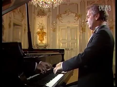 پیانو از دانیل بارنبویم-Mozart Piano Sonata No.4 K282