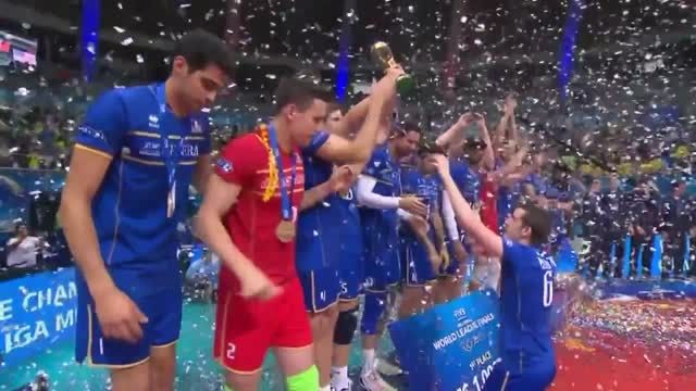 جشن قهرمانی فرانسه و کسب مقام اول لیگ جهانی والیبال
