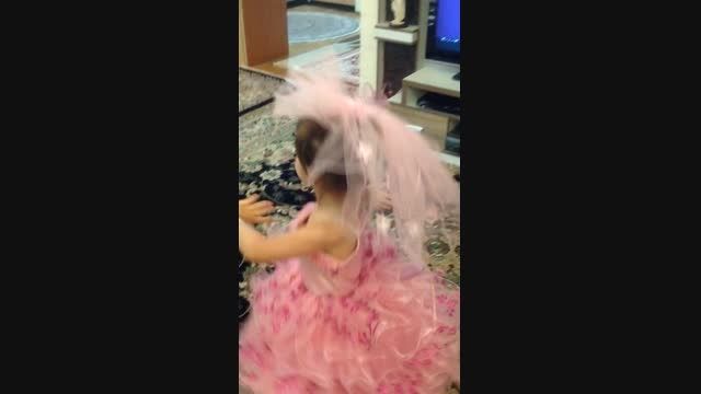 رقص زیبای دختر کوچولو
