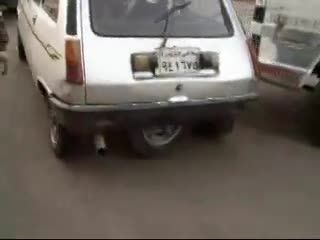 پیشرفته ترین نوع پارک کردن ماشین در ایران (بخنددددددد)