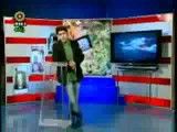 سوتی مجری با لباس سبز در برنامه زنده