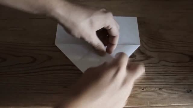 چطور یک هواپیمای کاغذی بسازیم که همواره پرواز کند؟