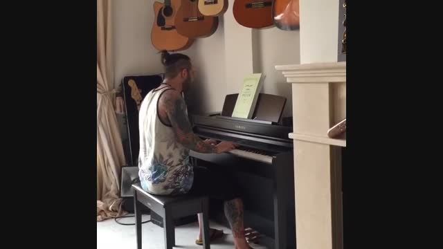 پیانو زدن عمو تتلو