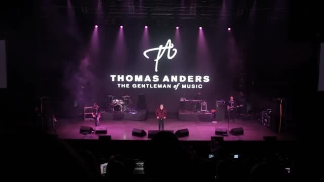 عکاسی توماس آندرس از طرفدارانش در وسط کنسرت !