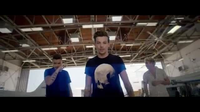 drag me down new music video from 1d