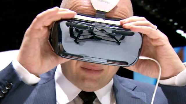 تجربه رانندگی لامبورگینی با Galaxy Gear VR