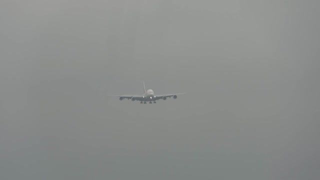 لندینگ A380 /Emirates در فرودگاه Schiphol
