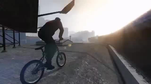 ویدئوی باگ و گلیچ با دوچرخه در بازی GTA V