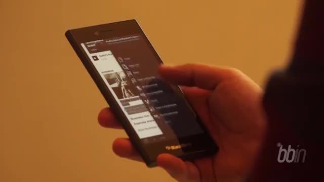 نقد و بررسی 2 BlackBerry LEAP از بامیرو