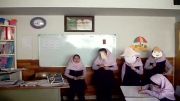 اجرا نمایش در زنگ فارسی در کلاس سوم