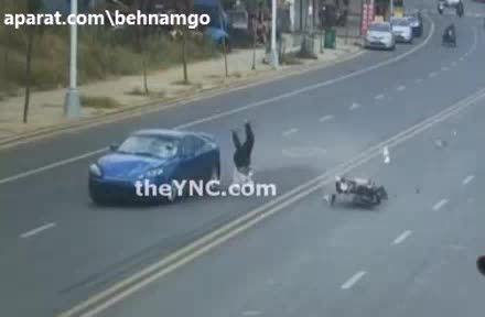 مرگ فجیع موتورسوار در جاده +18