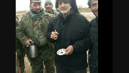 سردار سلیمانی در حال چای خوردن در تکریت عراق