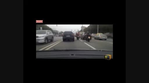 حادثه ترمز راننده در جاده