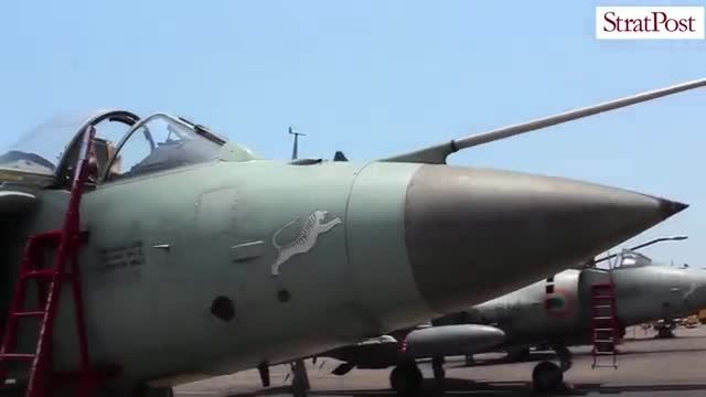 ویدئو  هواپیما ی عمو بر خاست هریر نیروی دریایی هند