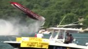حادثه باورنکردنی در مسابقات قایقهای پرسرعت!...(2)