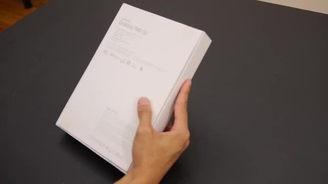 آنباکسینگ تبلت سامسونگ Galaxy Tab S2 9.7 - گجت نیوز