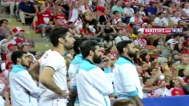 خوشحالی بازیکنان ایران از پیروزی ست چهارم بازی لهستان