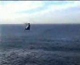 چپ کردن هلیکوپتر در دریا