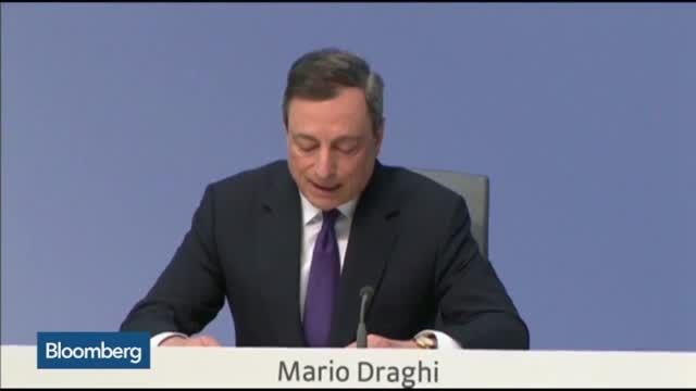حمله زن جوان به رئیس بانک مرکزی اروپا