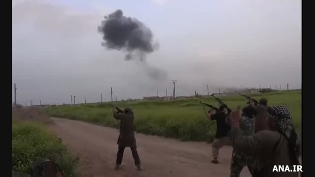 شلیک تروریست های داعش به خلبان درحال سقوط