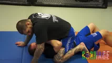 armbar from mount 3