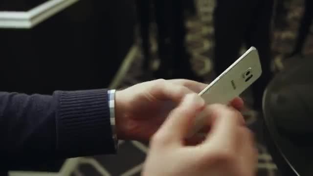 بررسی Samsung Galaxy S6 Edge در نمایشگاه mwc 2015