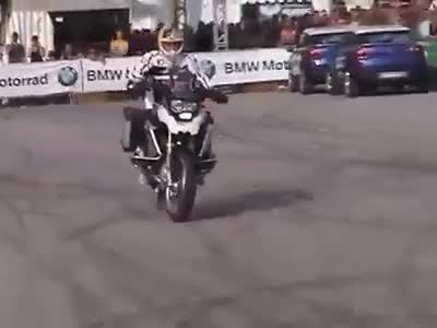 حرکات نمایشی chris pfeiffer در تبلیغ سوپر موتور BMW