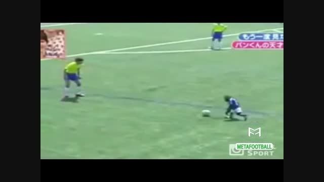 تکنیک باورنکردنی این میمون فوتبالیست