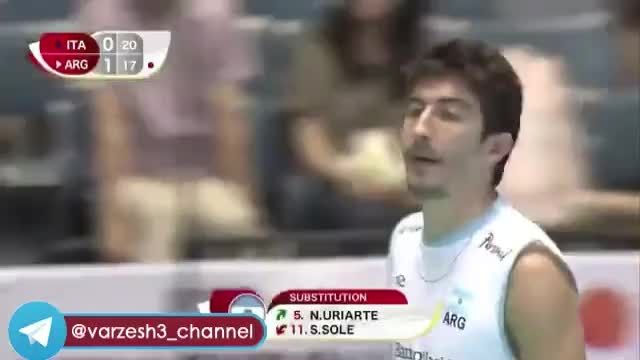 برخورد شدید بازیکن آرژانتین با داور خط خانم