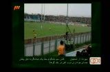 نیروی انتظامی در حال دستگیری هوادار فوتبال