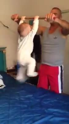 ورزش کردن بچه کوچولو !  (-: