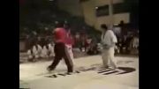 مبارزه استاد تکواندو با استاد کاراته