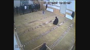 افتادن در مسجد