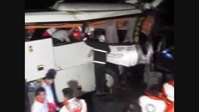 تصاویری از حادثه و مصدومان تصادف اتوبوس در محور کاشان ق