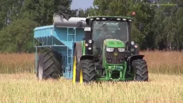 John Deere combine harvester S 690