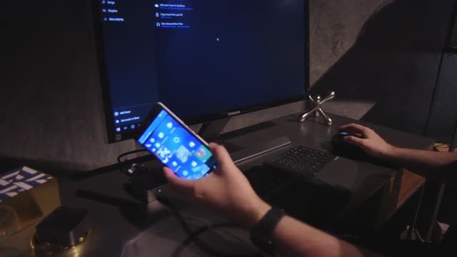 استفاده از گوشی به عنوان یک کامپیوتر با Continuum