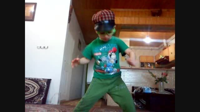 رقص کودک محمد مهدی حسین زاده از محمودآباد .مازندران