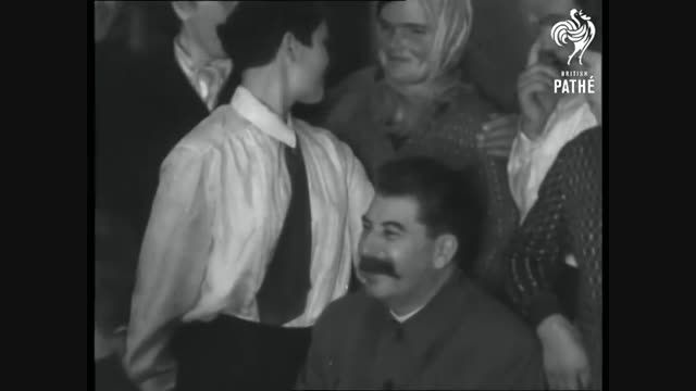 استالین در  جلسه دیدار با زنان شوروی