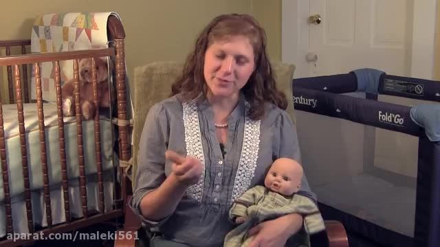 آموزش  نگه داشتن یک پستانک در دهان یک نوزاد