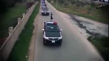 رژه خیابانی نیروهای داعش پس از سربریدن 21 نفر