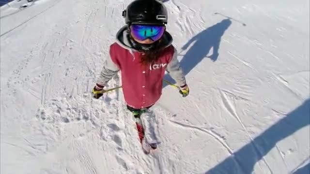 حرکت فوق العاده ی دختر اسکی سوار