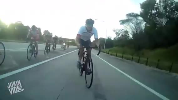 دوچرخه سوار بد اقبال!