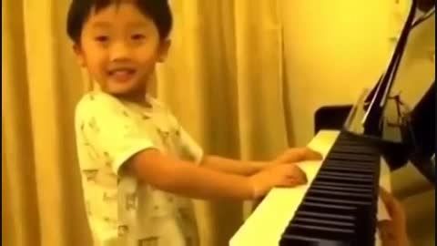 پیانیست كوچك