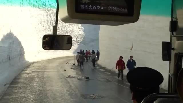 بارش برف 15 متری در ژاپن