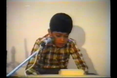 تلاوت سوره اخلاص توسط جواد فروغی در سن 11 سالگی