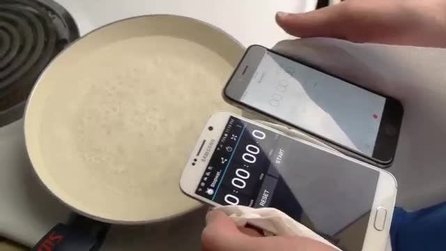 Samsung Galaxy S6 vs iPhone 6_ Boiling Hot Water Test