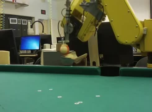 بازی بیلیارد توسط روبات