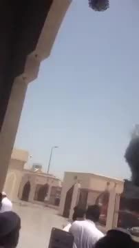 لحظه انفجار مسجد امام حسین(ع) - تصویر از بیرون مسجد