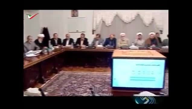 پوشش عجیب سخنرانی هاشمی رفسنجانی در دانشگاه آزاد!