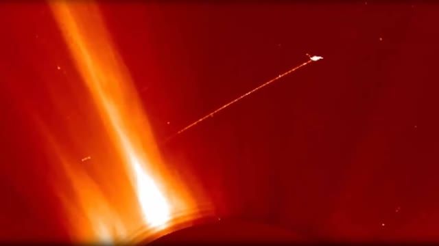 مشاهده یوفوهای اسرار آمیز در نزدیکی خورشید